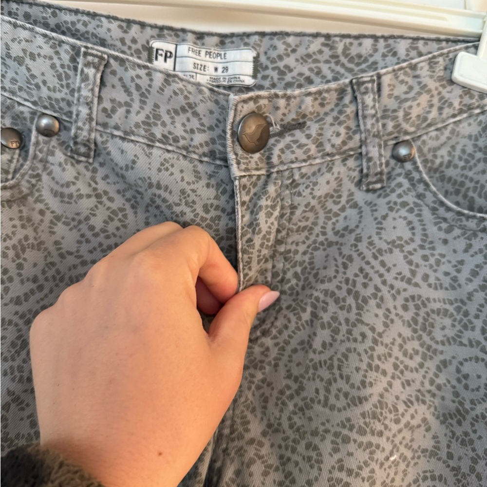 Gray Patterned Jeans With Side Slits - image 3